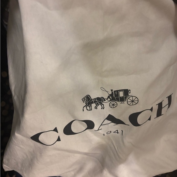 Coach Cooper  Carryall black smoke free environment rose is not included - Picture 12 of 12